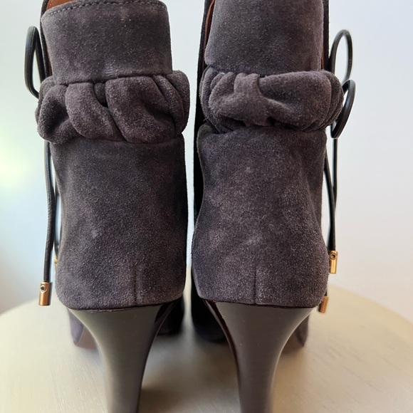 Tory Burch Elegant Suede Ankle Boots - Picture 5 of 11